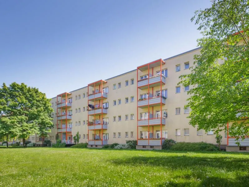 Handwerkerobjekt - Hochparterrewohnung mit Balkon in Alt-Hohenschönhausen neu zu vermieten — photo 1